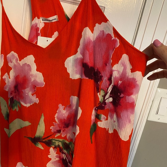 NWT Bright Floral Spaghetti Tank - Size Medium - Picture 4 of 6